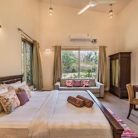 Saffronstays Roselle, Malavli - Pet-Friendly Pool Villa With Modern Interiors Lonavala Eksteriør bilde